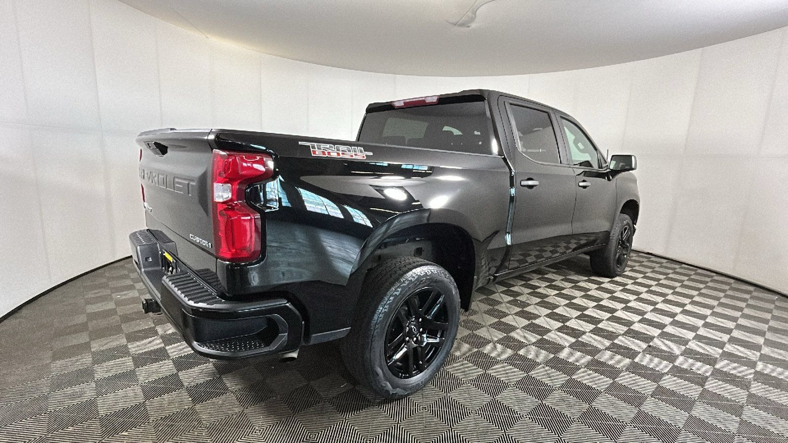 Used 2022 Chevrolet Silverado 1500 Custom Trail Boss w/ Safety Confidence Package AWD/4WD image 3