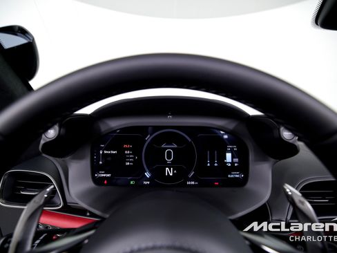 Used 2025 McLaren Artura Spider image 15