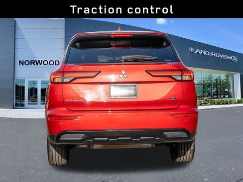 Used 2023 Mitsubishi Outlander SE Black Edition image 5