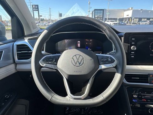 New 2025 Volkswagen Taos SE image 11