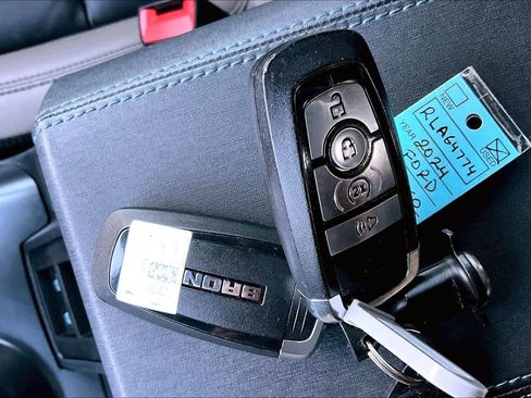 Used 2024 Ford Bronco Wildtrak image 13