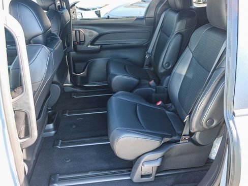 New 2026 Toyota Sienna XLE Woodland Edition AWD/4WD image 21