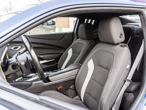 Used 2021 Chevrolet Camaro LT w/ RS Package image 6