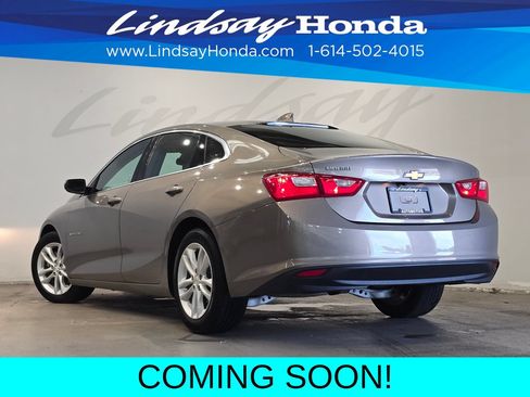 Used 2017 Chevrolet Malibu LT FWD image 4