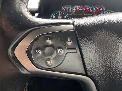 Used 2018 Chevrolet Suburban LT image 50