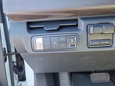 New 2025 GMC Sierra EV Denali image 13