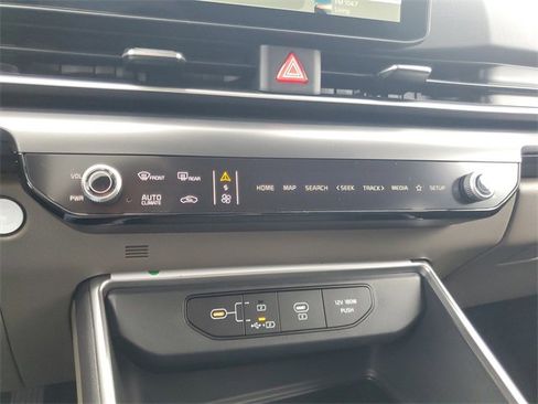 New 2026 Kia Carnival LXS image 25