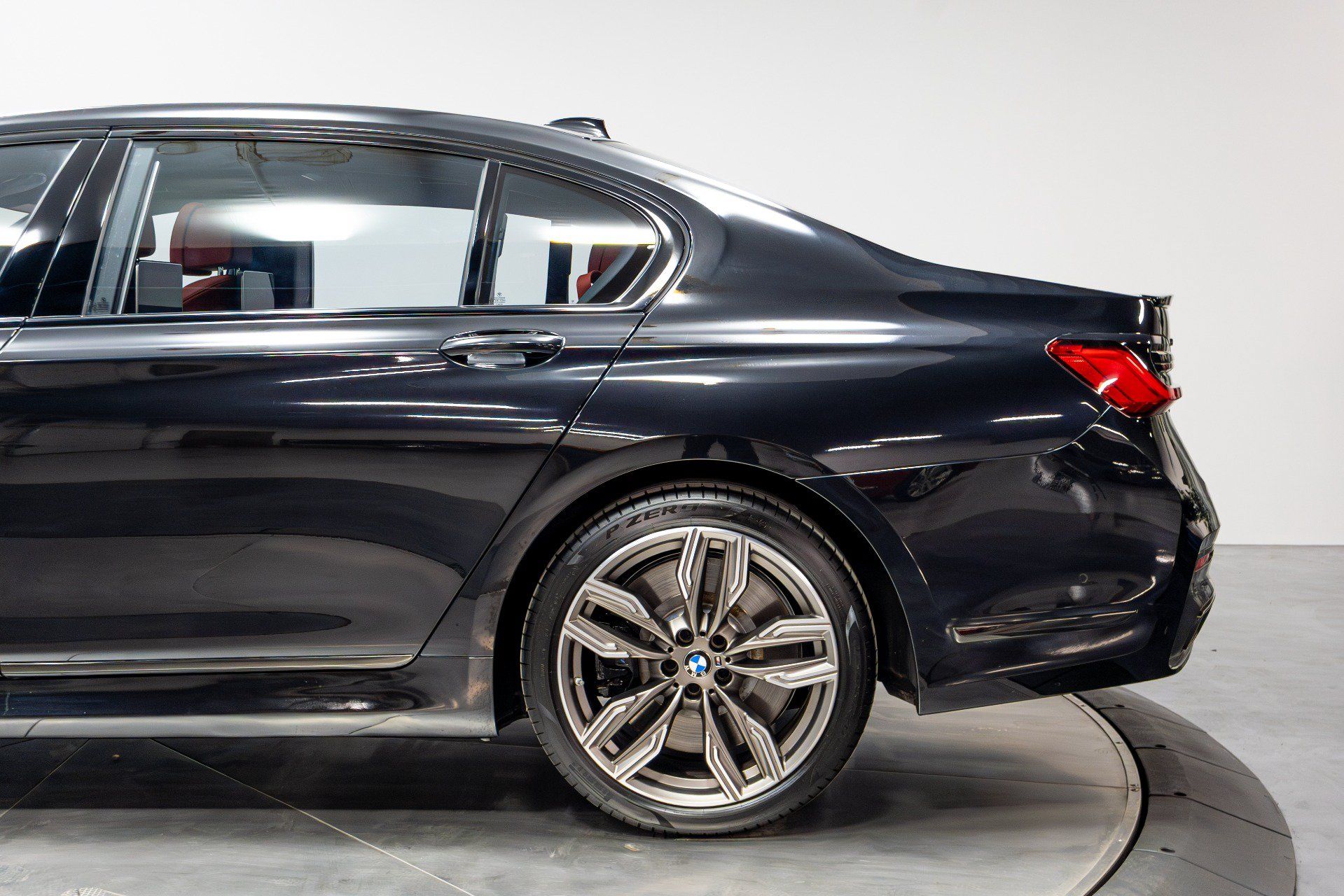 Used 2022 BMW M760i xDrive AWD/4WD image 49