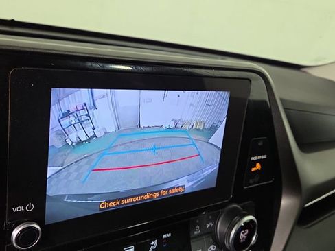 Used 2023 Toyota Highlander L AWD/4WD image 18
