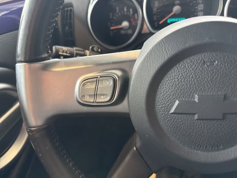 Used 2004 Chevrolet SSR w/ Preferred Equipment Group RWD image 24