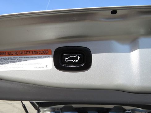 Used 2020 Mitsubishi Outlander SEL AWD/4WD image 18