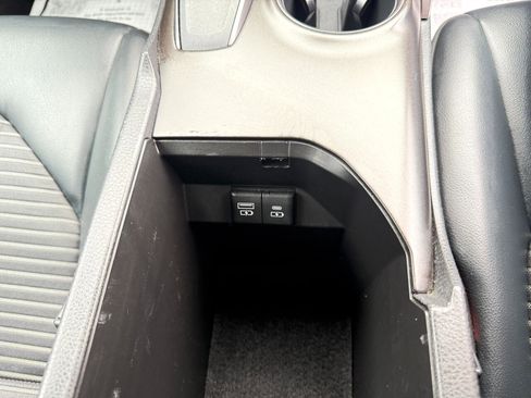 Used 2021 Toyota Camry SE image 39