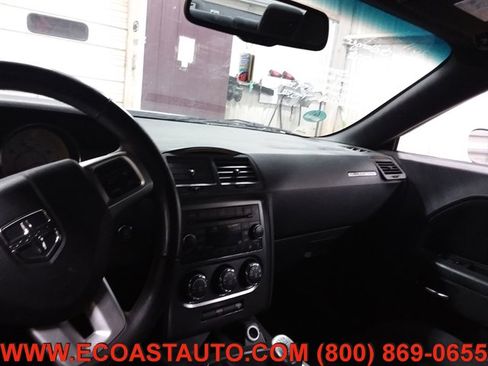 Used 2011 Dodge Challenger R/T image 10