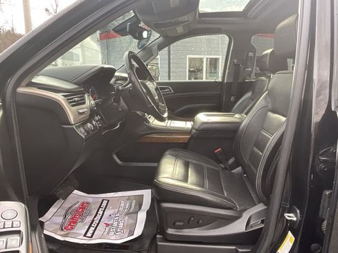 Used 2020 GMC Yukon Denali w/ Denali Premium Package image 11