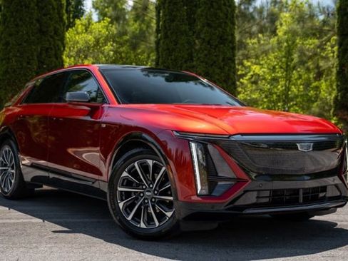Used 2024 Cadillac Lyriq Sport RWD image 5