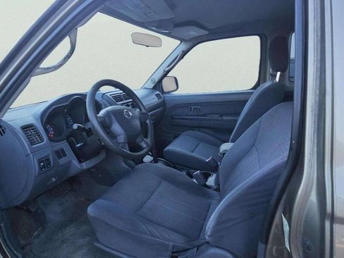 Used 2002 Nissan Frontier SVE image 7