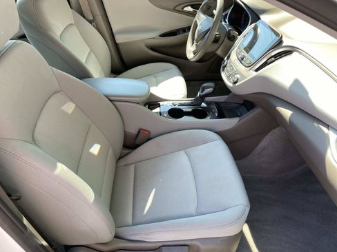 Used 2024 Chevrolet Malibu LS FWD image 21
