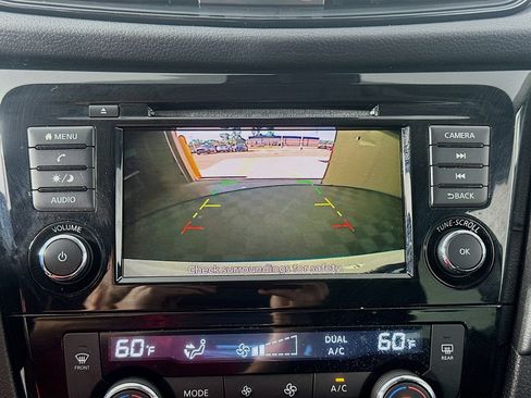 Used 2019 Nissan Rogue SV AWD/4WD image 13