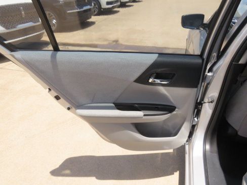 Used 2013 Honda Accord LX image 16