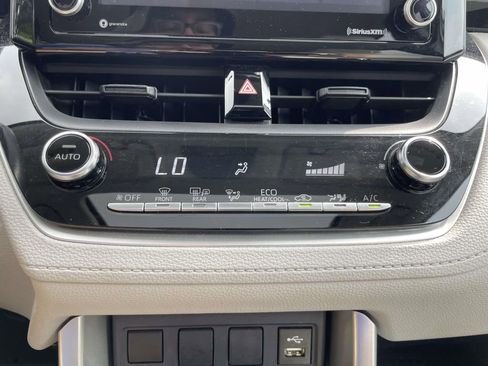 Used 2022 Toyota Corolla Cross LE image 28