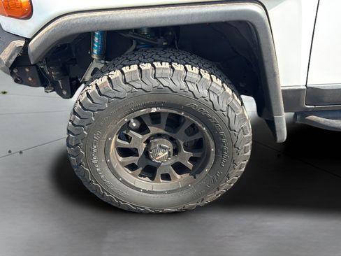 Used 2010 Toyota FJ Cruiser 4WD image 36
