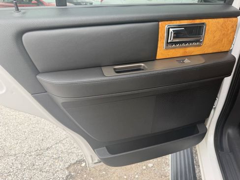 Used 2012 Lincoln Navigator 4WD image 15