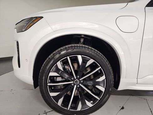 New 2026 Volvo XC90 T8 Ultra w/ Protection Package Premier AWD/4WD image 11