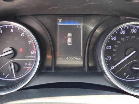 Used 2019 Toyota Camry SE FWD image 10