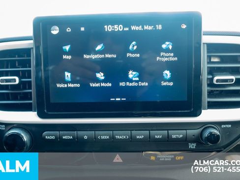 Used 2024 Hyundai Venue Limited image 36