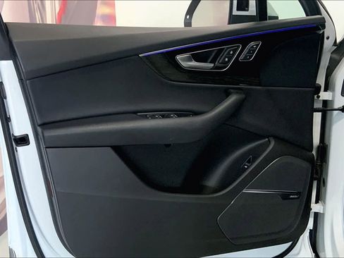 Used 2018 Audi Q7 3.0T Prestige w/ Prestige Package image 25