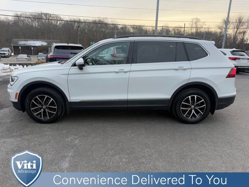 Used 2021 Volkswagen Tiguan SE w/ Panoramic Sunroof Package image 5