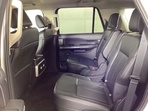 Used 2024 Ford Expedition XLT AWD/4WD image 17
