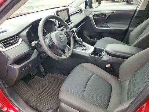Used 2024 Toyota RAV4 LE image 7