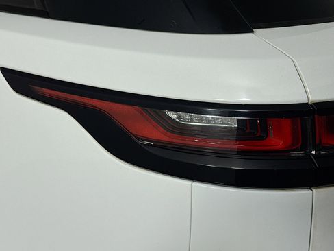 Used 2019 Land Rover Range Rover Velar R-Dynamic SE image 35