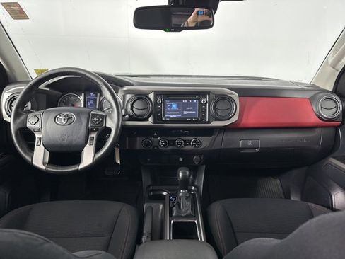 Used 2018 Toyota Tacoma SR5 image 11