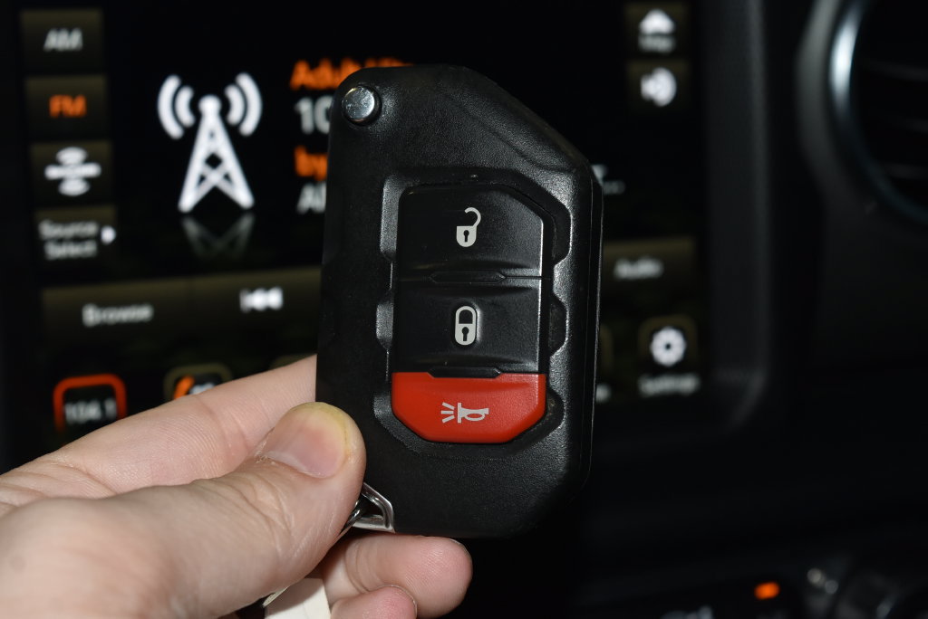 Used 2023 Jeep Wrangler Unlimited Sahara AWD/4WD image 18