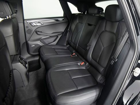 Certified 2025 Porsche Macan image 34