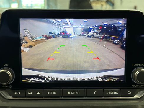 Used 2022 Nissan Rogue S AWD/4WD image 27