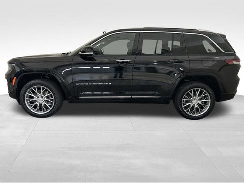 Used 2022 Jeep Grand Cherokee Summit w/ Luxury Tech Group V image 2