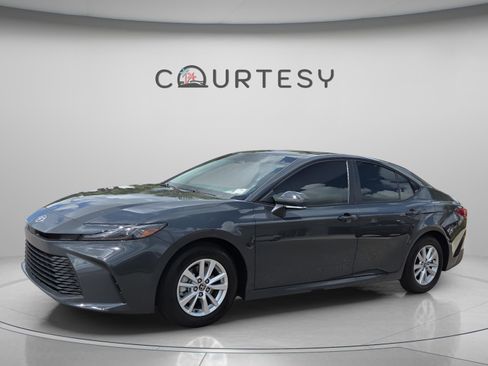 Certified 2026 Toyota Camry LE image 1