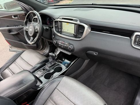 Used 2017 Kia Sorento SX image 25