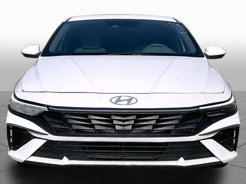 Used 2024 Hyundai Elantra SEL FWD image 4