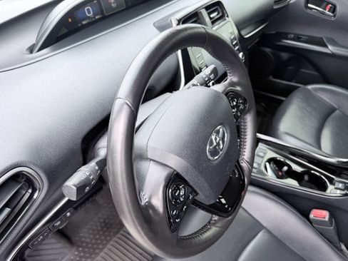 Used 2022 Toyota Prius AWD image 16