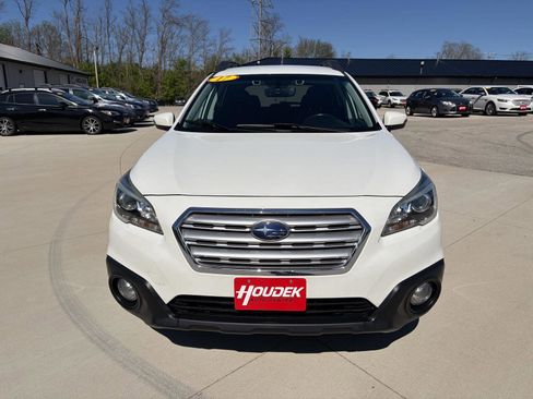 Used 2017 Subaru Outback 2.5i Premium AWD/4WD image 2
