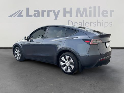 Used 2023 Tesla Model Y Long Range image 3