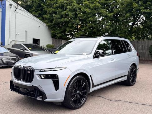 Used 2024 BMW X7 M60i w/ Executive Package AWD/4WD image 2