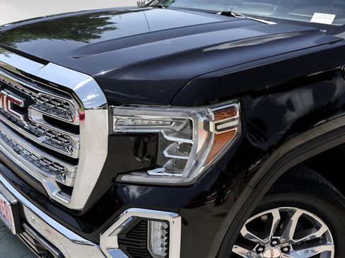 Used 2020 GMC Sierra 1500 SLT RWD image 3