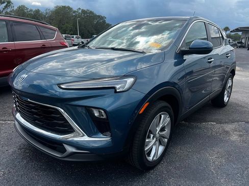 Used 2024 Buick Encore GX Preferred FWD image 2