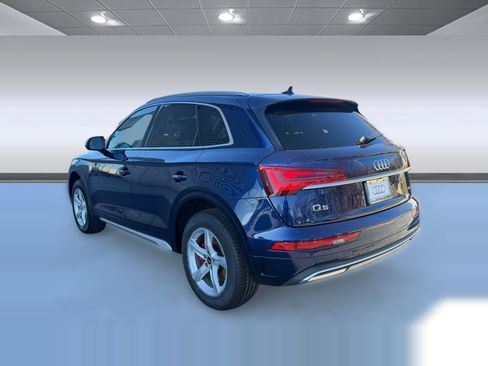 Used 2021 Audi Q5 Premium w/ Convenience Package image 2
