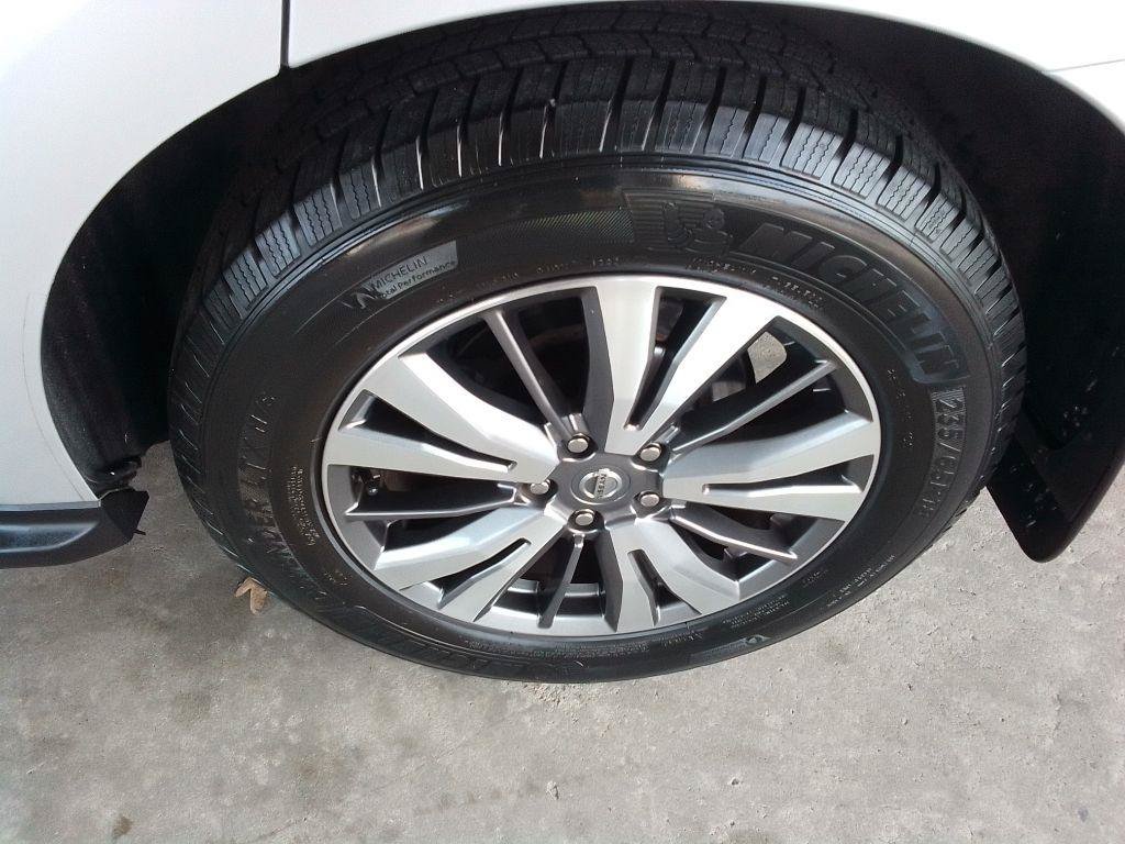 Used 2020 Nissan Pathfinder S FWD image 27